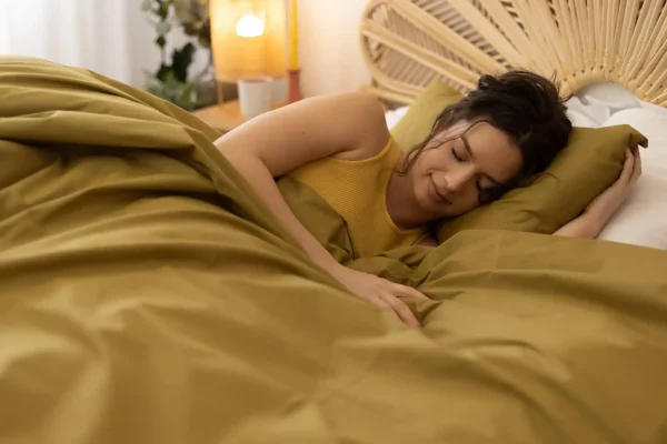 couverture_lestee_harmonie_verte_kaki_femme-scaled-1.webp Couverture lestée Harmonie by dormeur®