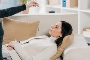 Faire de l’hypnose pour la confiance en soi, est-ce efficace ?