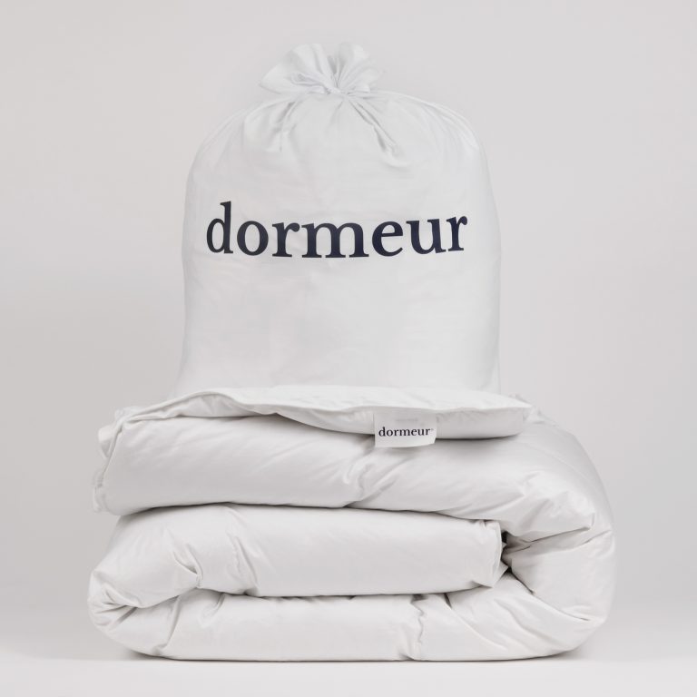 Pourquoi dormir avec une couette en duvet de canard en hiver est un choix judicieux ?