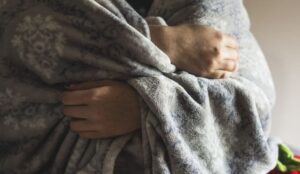 couverture proprioceptive, les bénéfices de dormir avec