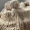 Couverture_chenille_grosse_maille.jpg Couverture Lestée Tricotée Chenille Grosse Maille