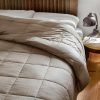 dessus_de_lit_microfibre_ocre_muscade_beige.jpg Dessus de lit Microfibre Polyester - Effet Peau de Pêche