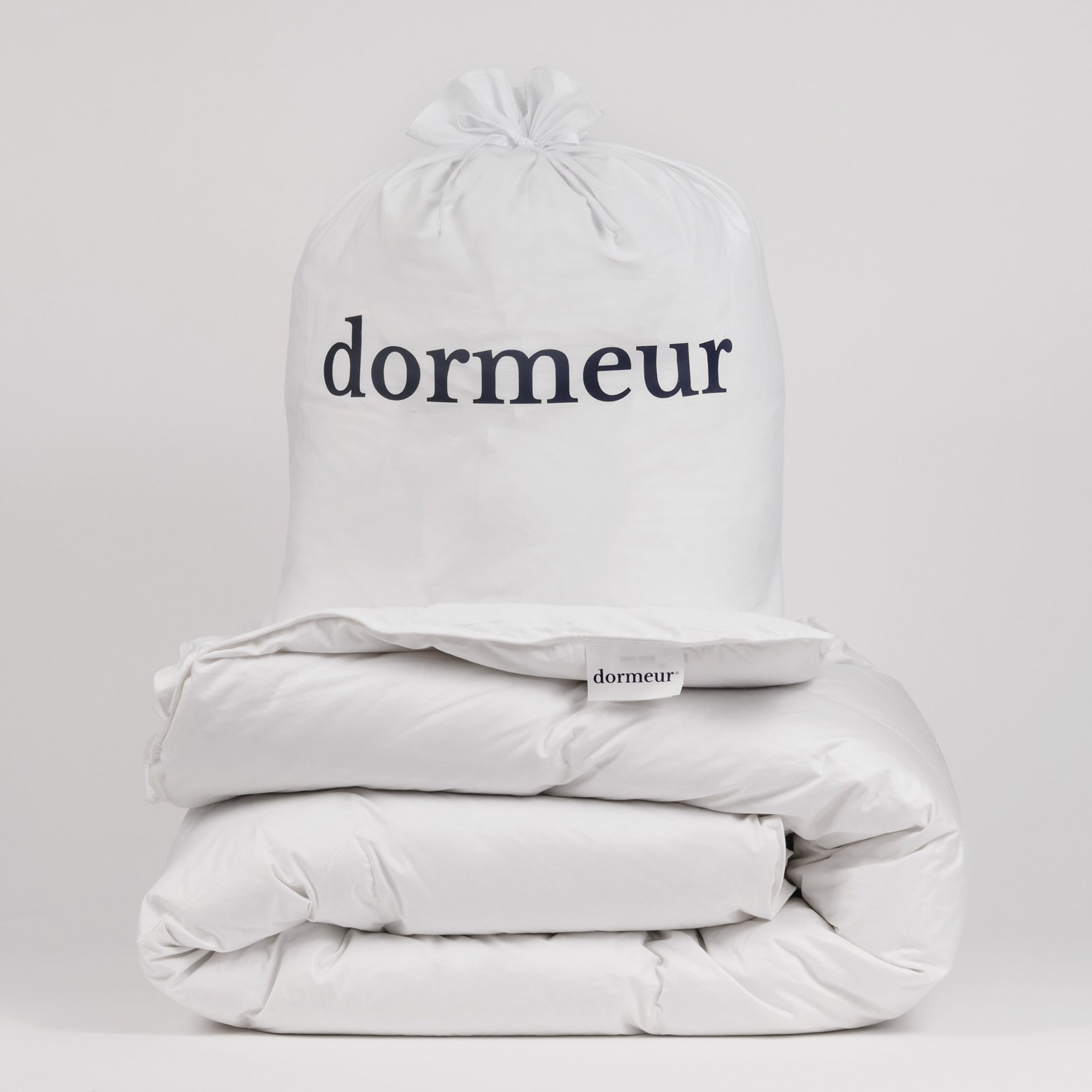 Pourquoi dormir avec une couette en duvet de canard en hiver est un choix judicieux ?