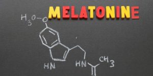 La couverture lestée augmente les concentrations salivaires de mélatonine avant le sommeil chez les jeunes adultes en bonne santé