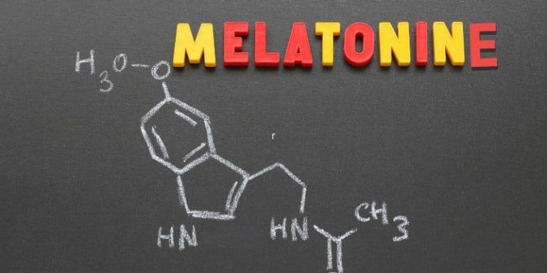 La couverture lestée augmente les concentrations salivaires de mélatonine avant le sommeil chez les jeunes adultes en bonne santé